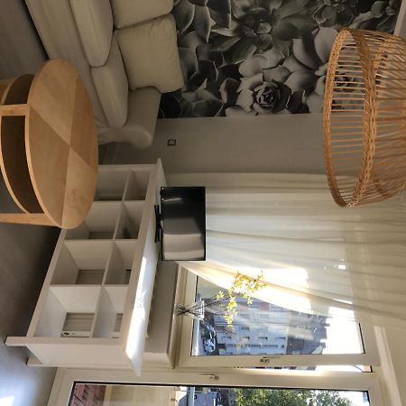 Griffn Properties Lifestyle Apartment Есен Екстериор снимка